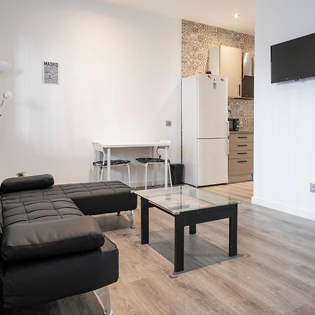 Hogar En Calle Lavapies Мадрид Екстериор снимка
