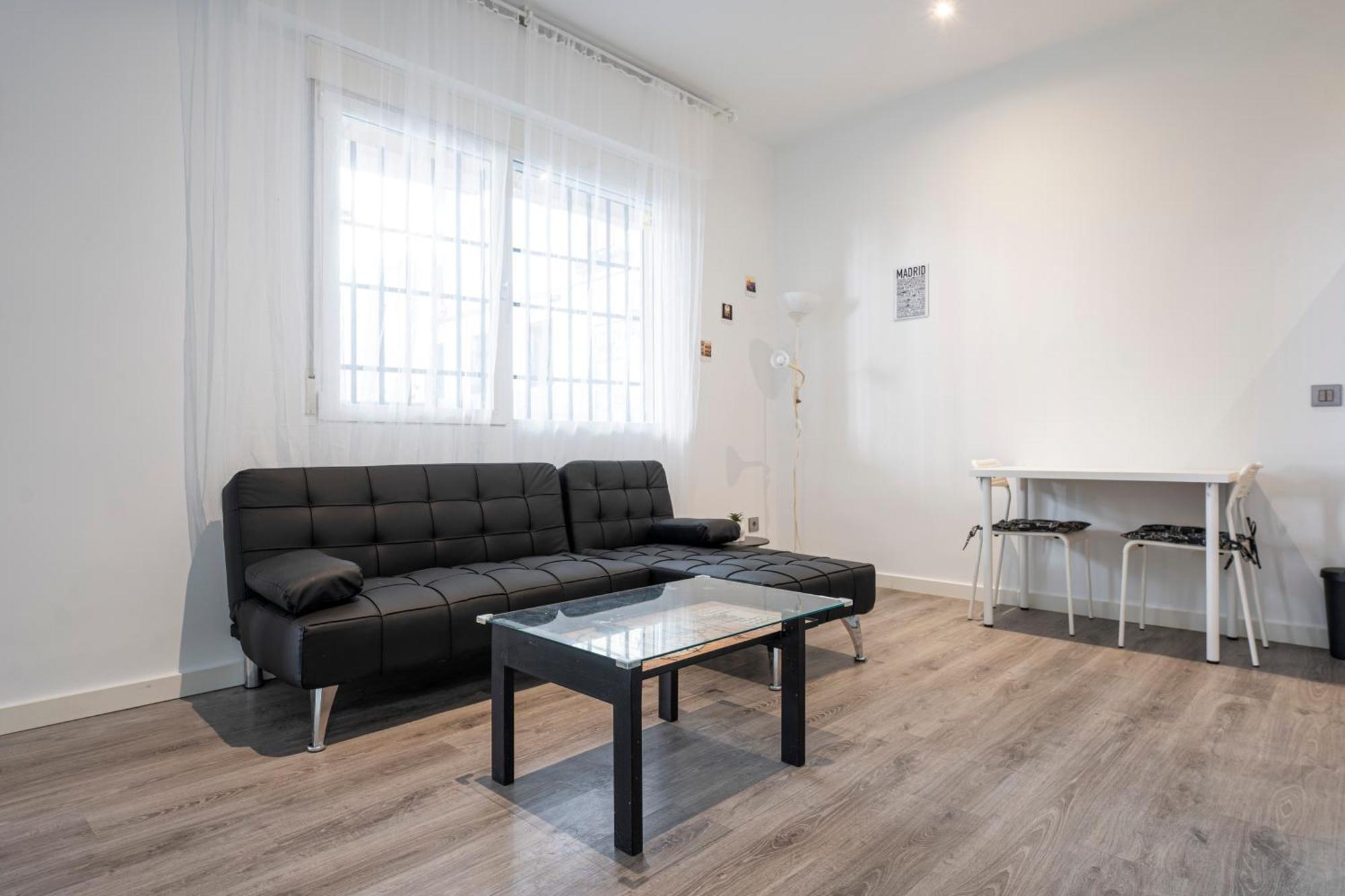 Hogar En Calle Lavapies Мадрид Екстериор снимка