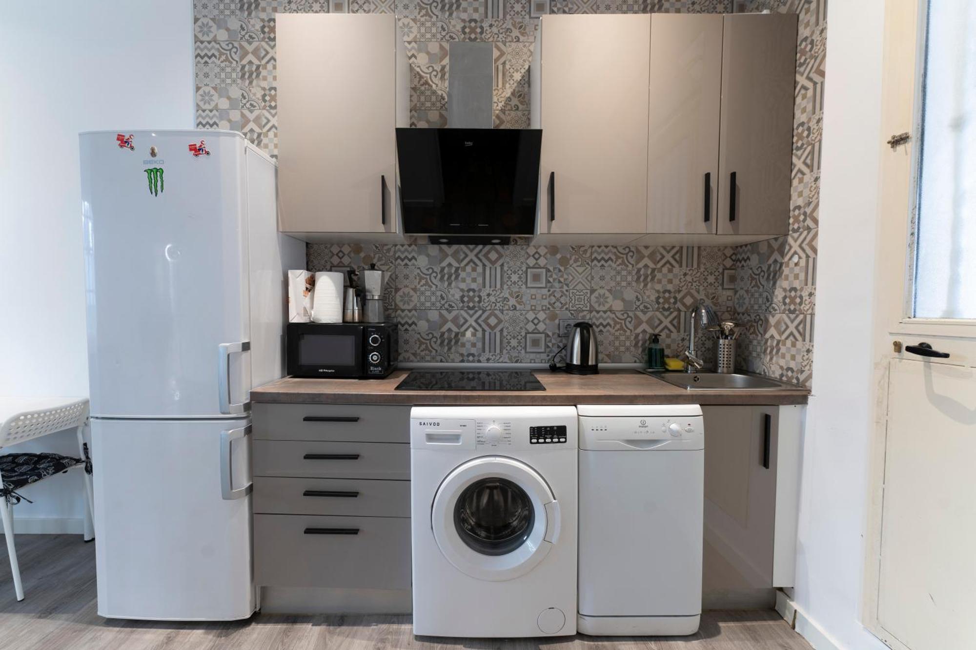 Hogar En Calle Lavapies Мадрид Екстериор снимка